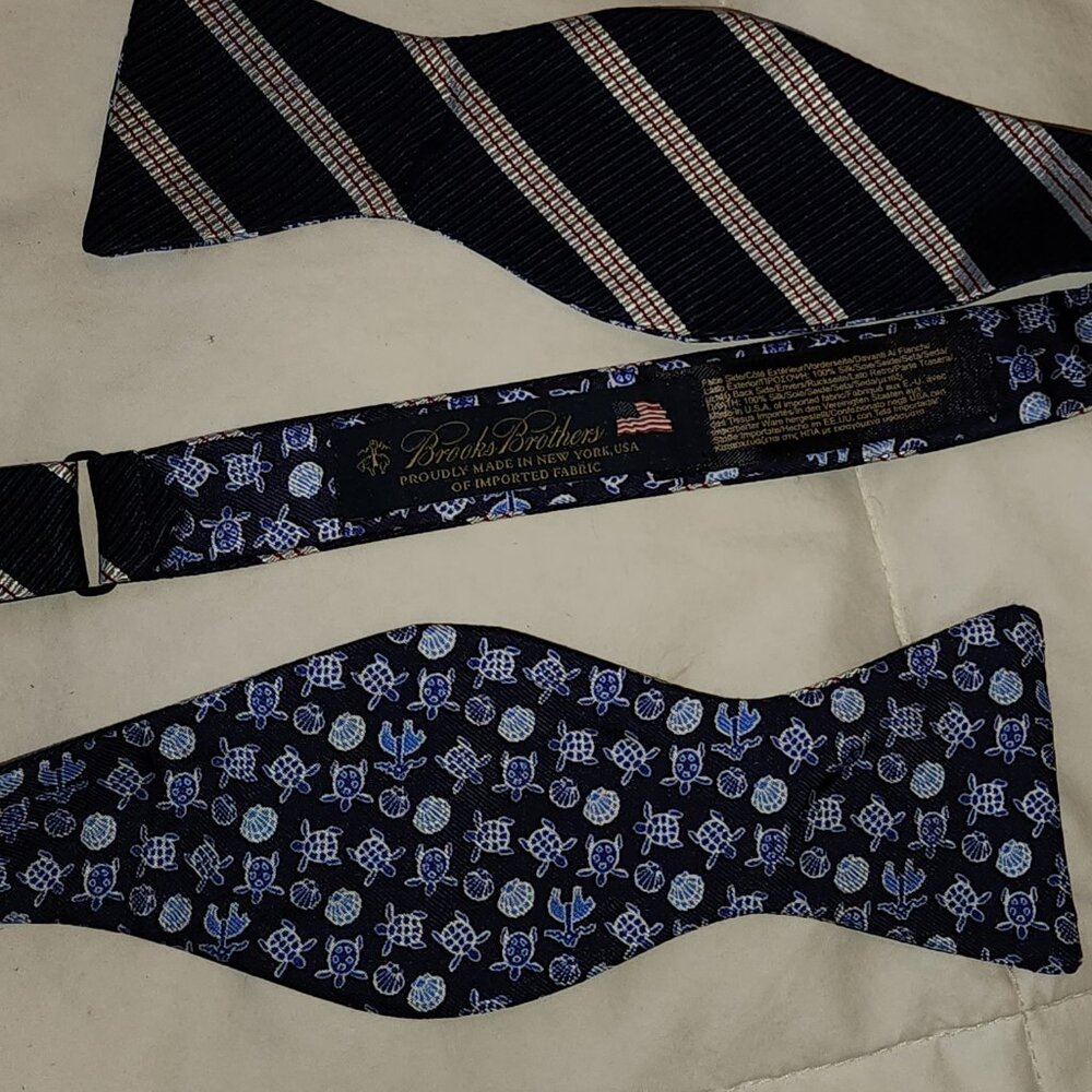 BROOKS BROTHERS Double Sided Stripe/Sea Turtles Blue Adj SIlk Tie
